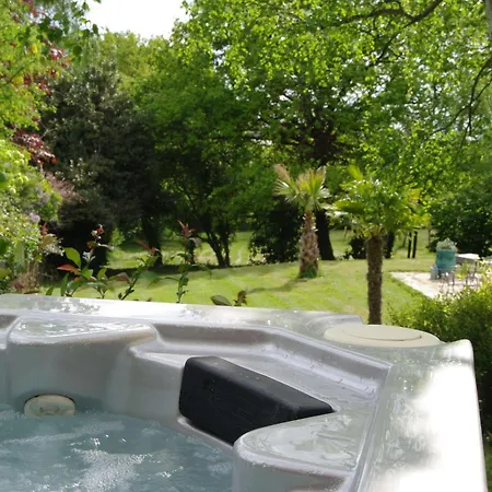 Au Manoir Des Forges Guest house